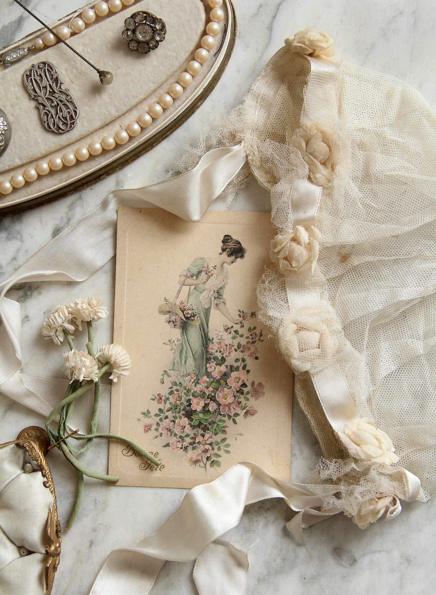 アンティーク布花チュールお帽子と花摘みカード＆シロツメクサのブーケ