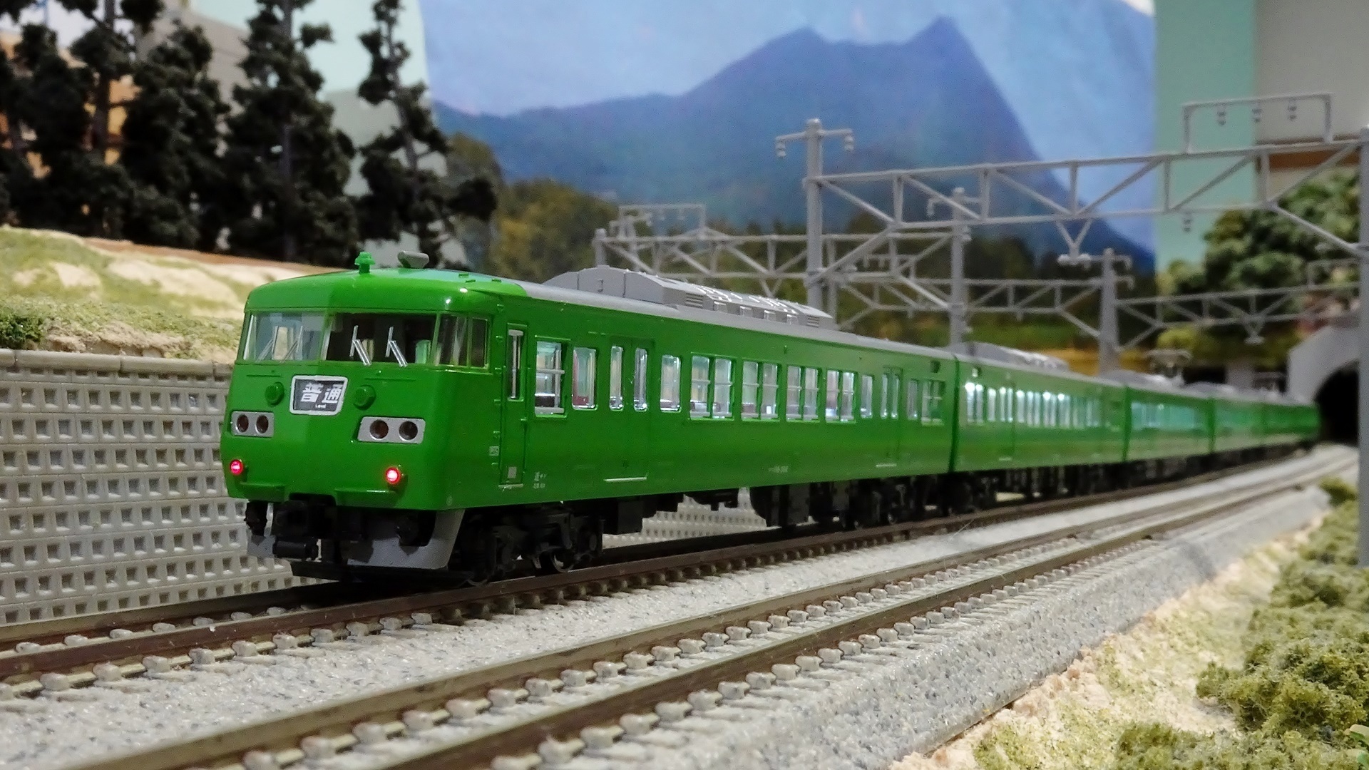 123F JR117系 京都地域色ー京都らしい抹茶色（笑） - ビスタ模型鉄道