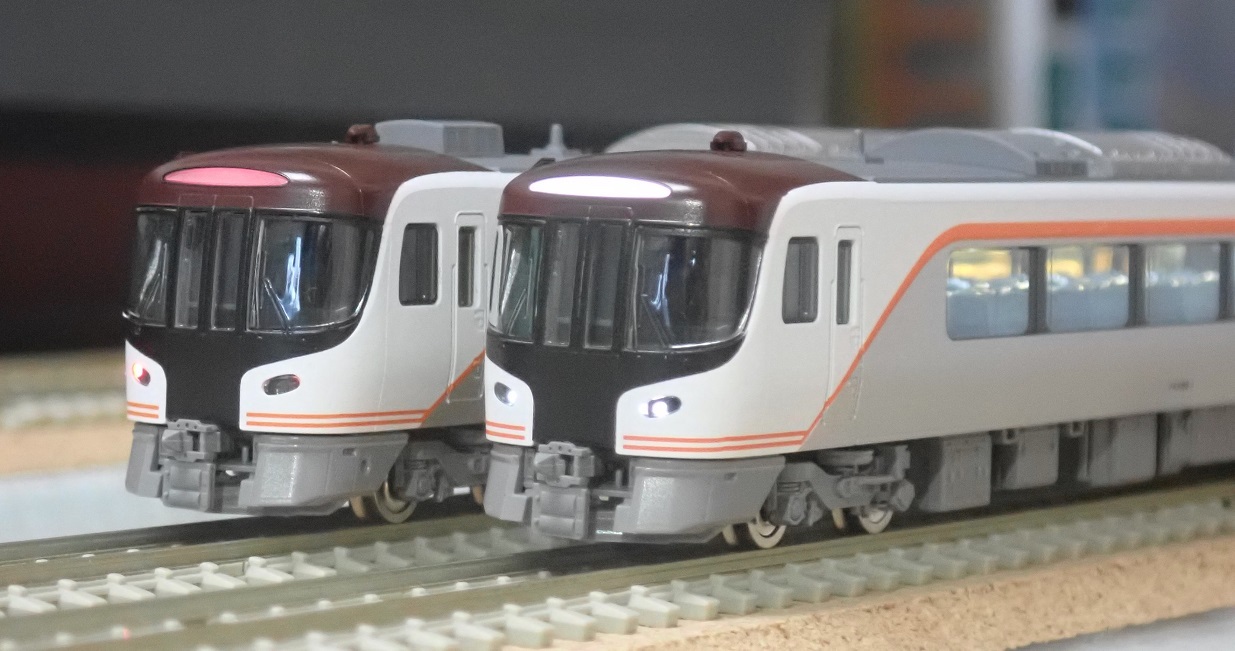 tomix HC85系ハイブリッド車(試験走行車) 入線 | 川崎駅 レイアウト