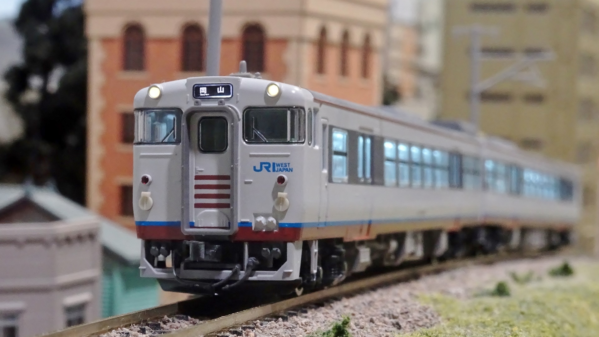 081F キハ47-0形JR西日本更新車・岡山快速色 - ビスタ模型鉄道