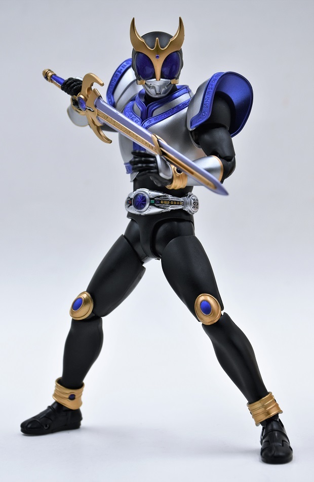 S.H.Figuarts（真骨彫製法） 仮面ライダークウガ タイタンフォーム