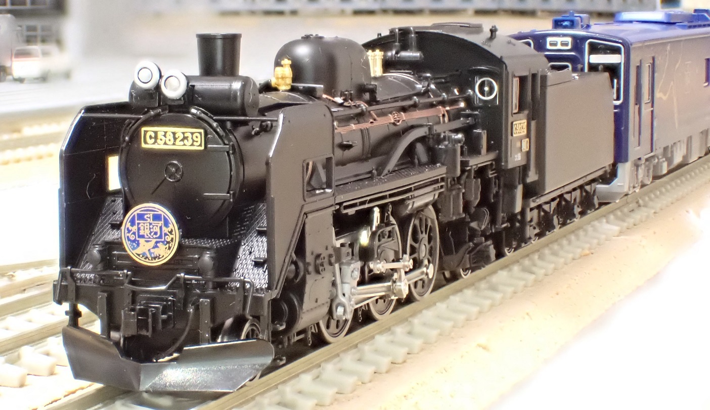 tomix SL銀河 (C58・239号機+キハ141系客車) 入線 | 川崎駅 レイアウト