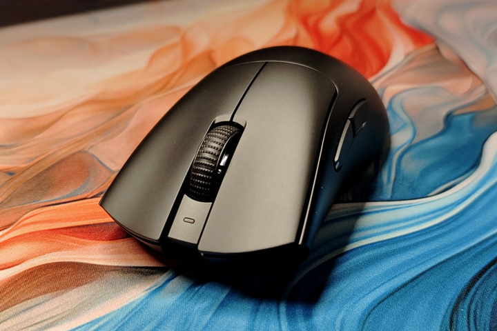 Razer DeathAdder V3 Pro (Smooth-Touch 8000Hz)』画像など ～表面