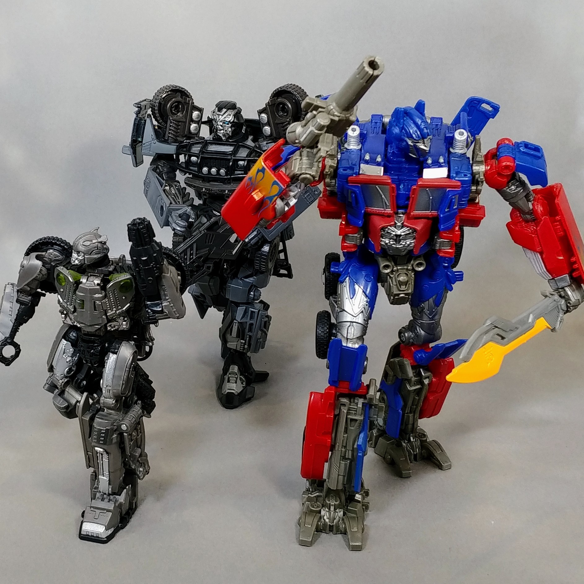 レビュー TF BUZZWORTHY BUMBLEBEE N.E.S.T. オートボット ラチェット