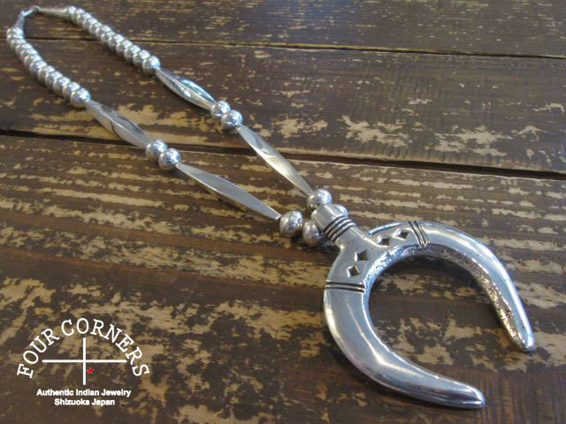 Cippy CrazyHorse シッピークレイジーホース ナジャ＆レガシービーズ