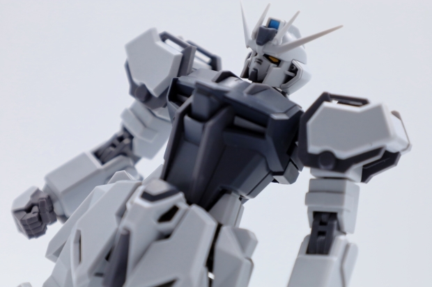 ROBOT魂＜SIDE MS＞ GAT-X105 ストライクガンダム ディアクティブ