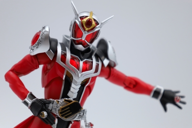 S.H.Figuarts（真骨彫製法） 仮面ライダーウィザード フレイムドラゴン