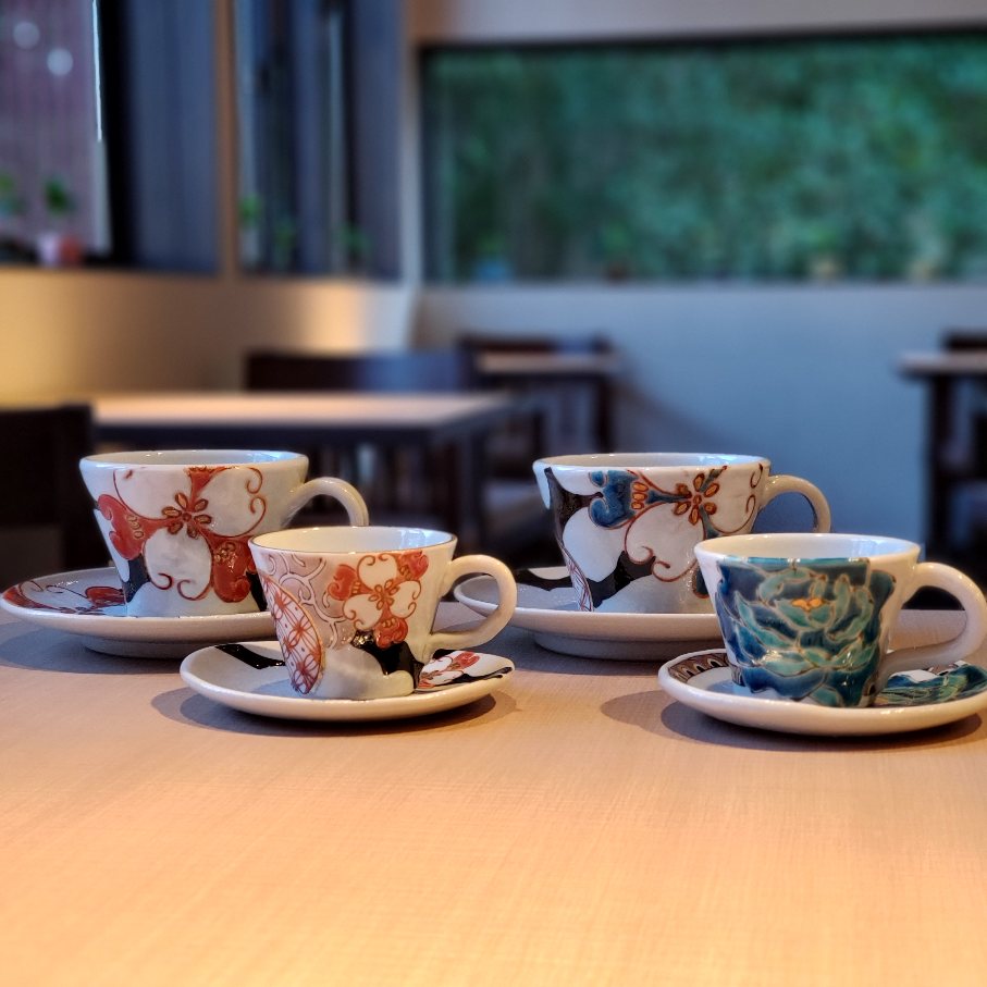 当店で提供しているオリジナル九谷焼コーヒーカップを紹介② | 金澤屋