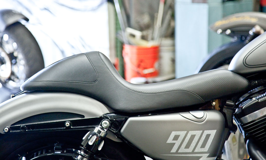 スポーツスター RSD ローランドサンズデザイン CAFE ソロシート シート