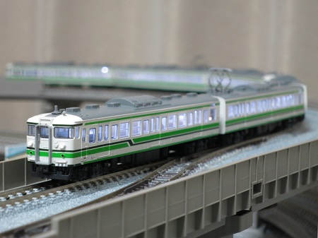 JR東日本 115系1000番台 新潟色 室内灯取付け - Neko Transport Museum