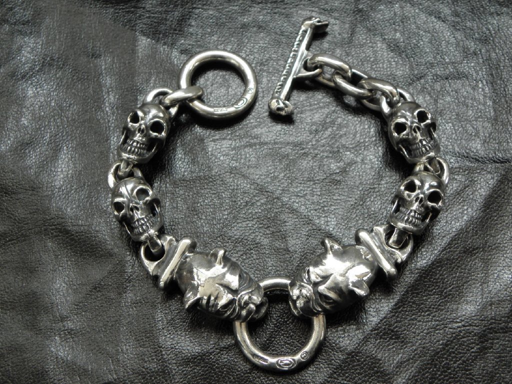 ガボラトリーの2 ロング ネック ブルドッグス ウイズ オール スカル