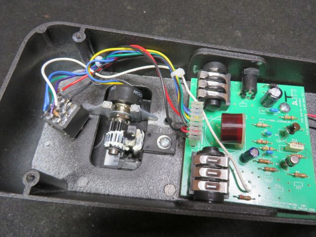 Shin's Music GCB-95 Special Mod.のDCジャック交換・他 | Studio