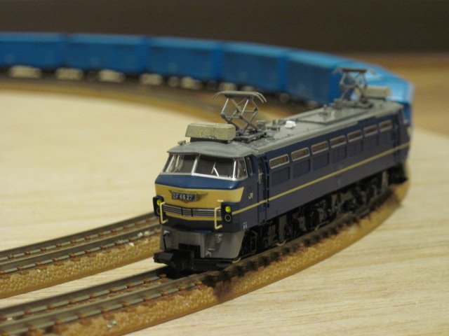 白帯のEF66 16号機、ワム380000セット 入線 | かもつどっとこむブログ