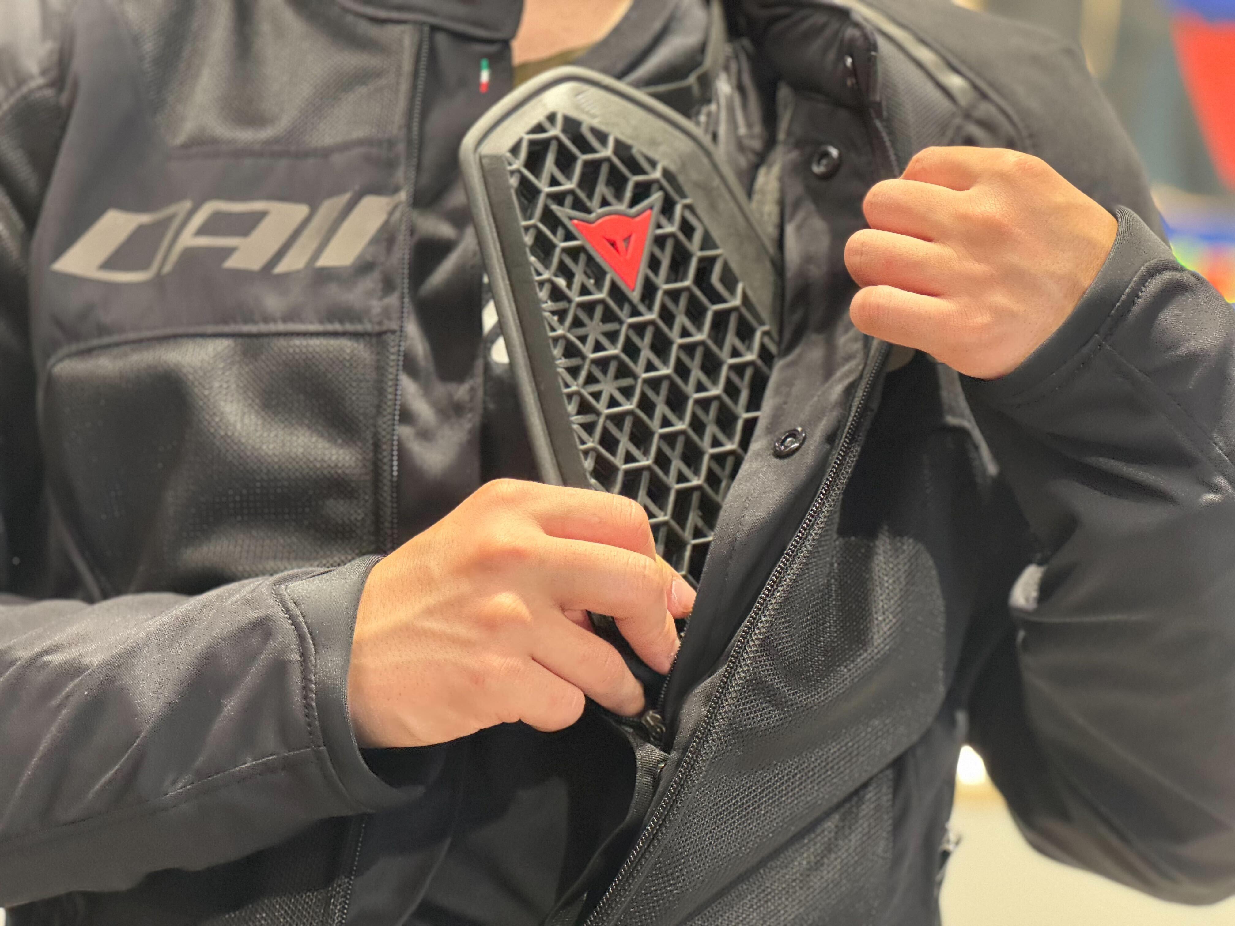 この夏お勧めのメッシュジャケット