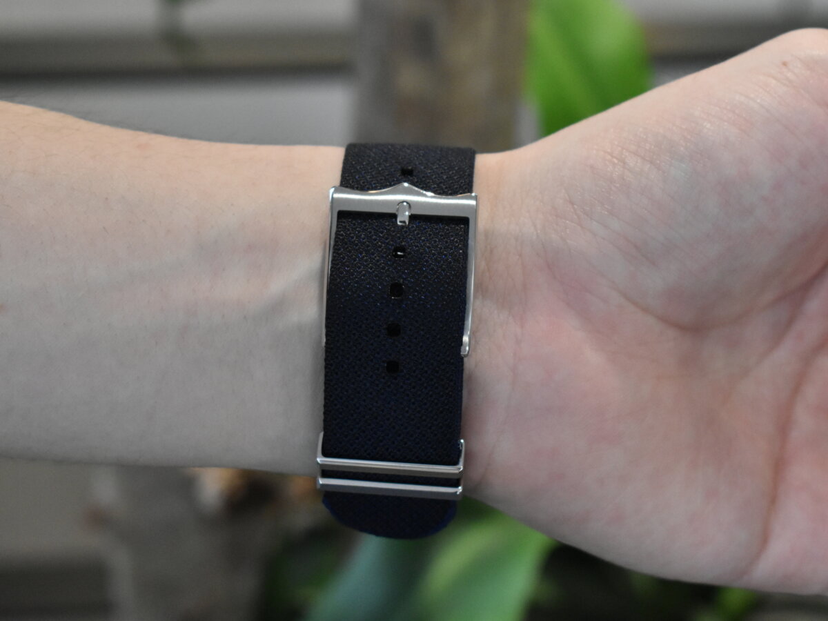 TUDORならではの清涼感漂う “ ファブリックストラップ ” | チューダー