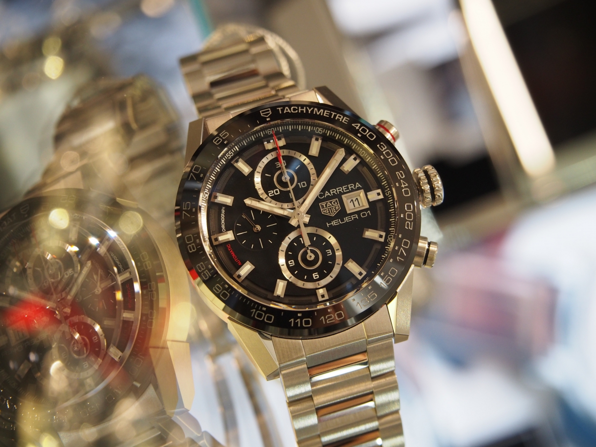 TAG Heuer(タグ・ホイヤー)】程よく主張し、出過ぎないデザインは