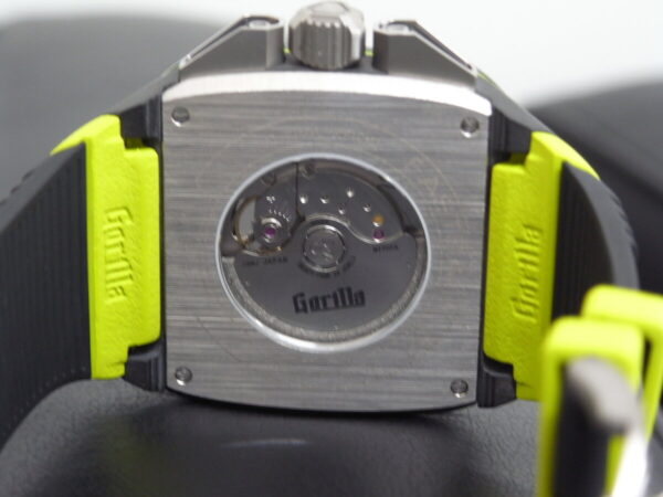 ファッションと機能が交差する瞬間：ゴリラウォッチ ファストバック GT