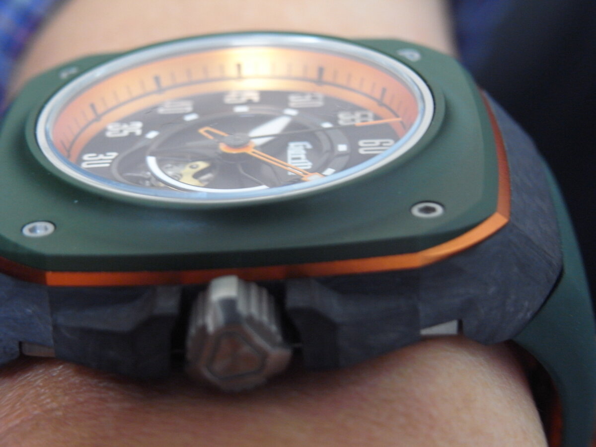 世界限定500本、Gorilla（ゴリラ） 「ファストバック GT