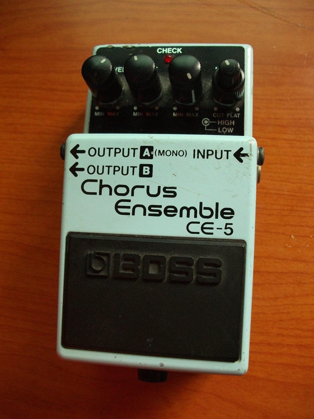 Marcel van Oort's Guitars and Equipment: Review: Boss CE-5 Chorus