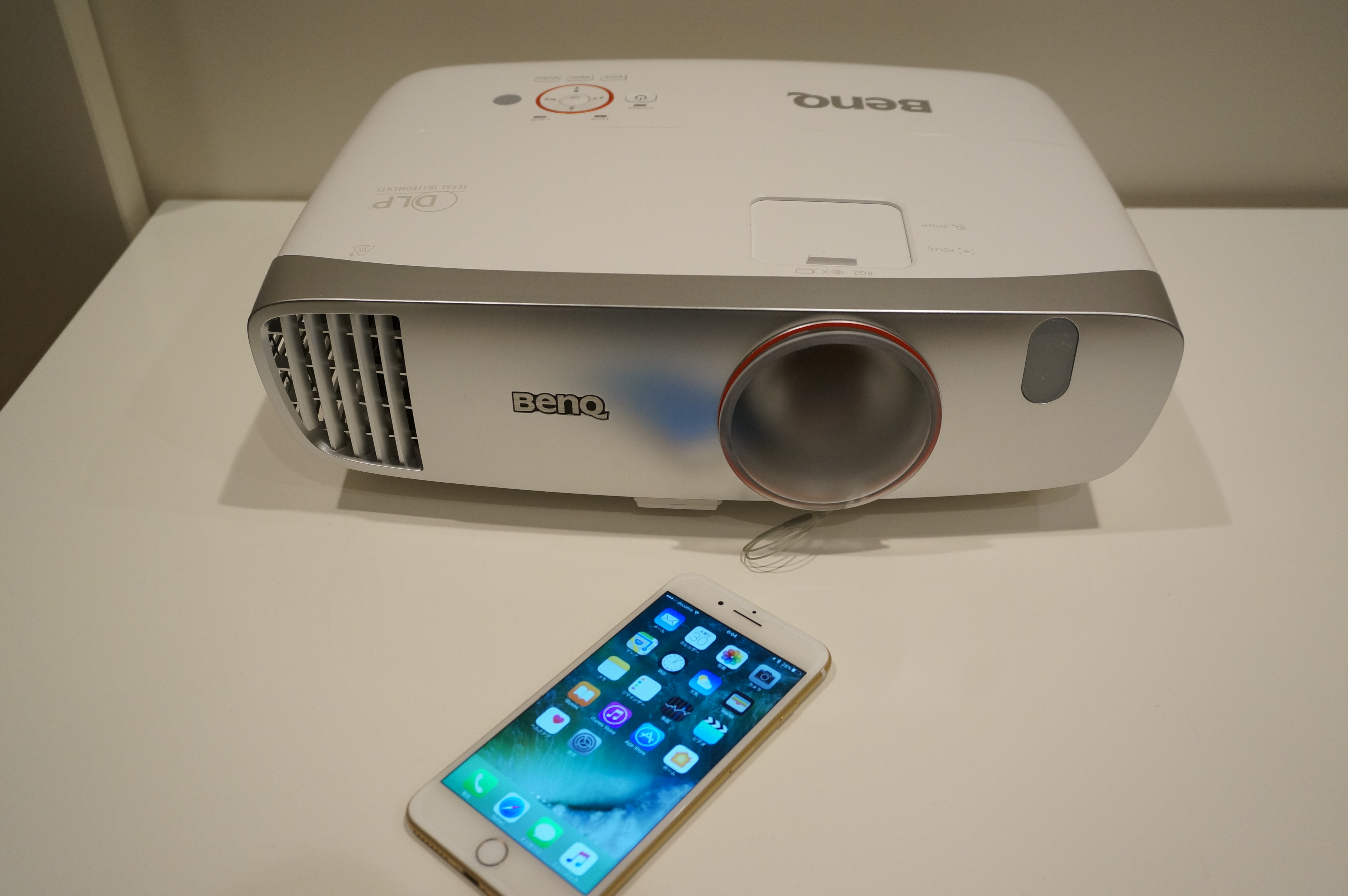 1.5mから100インチを投影。狭い部屋でも大画面が楽しめるBenQの短焦点