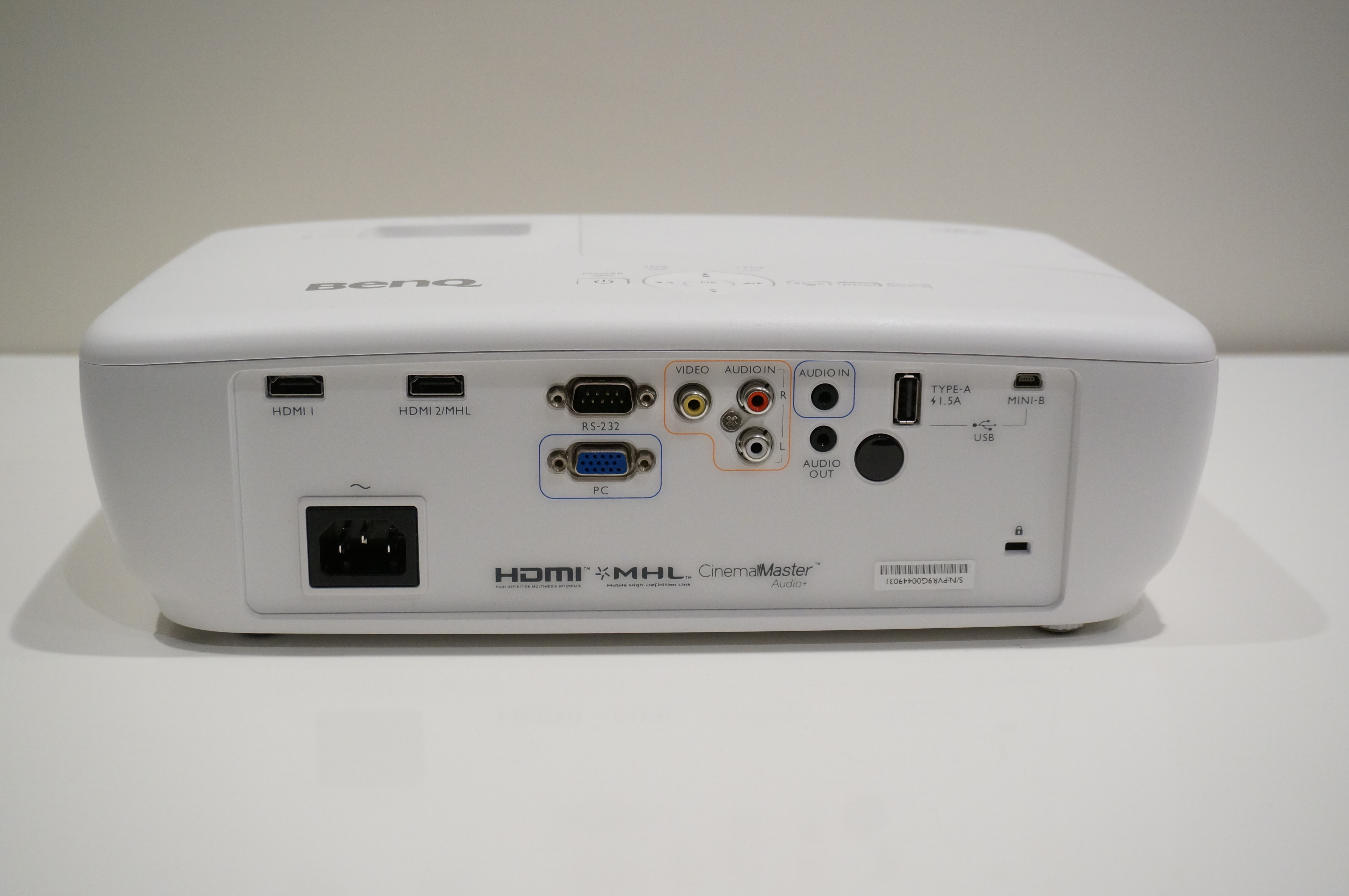 Huluが「映画」になる100インチスクリーンの臨場感。BenQのホーム