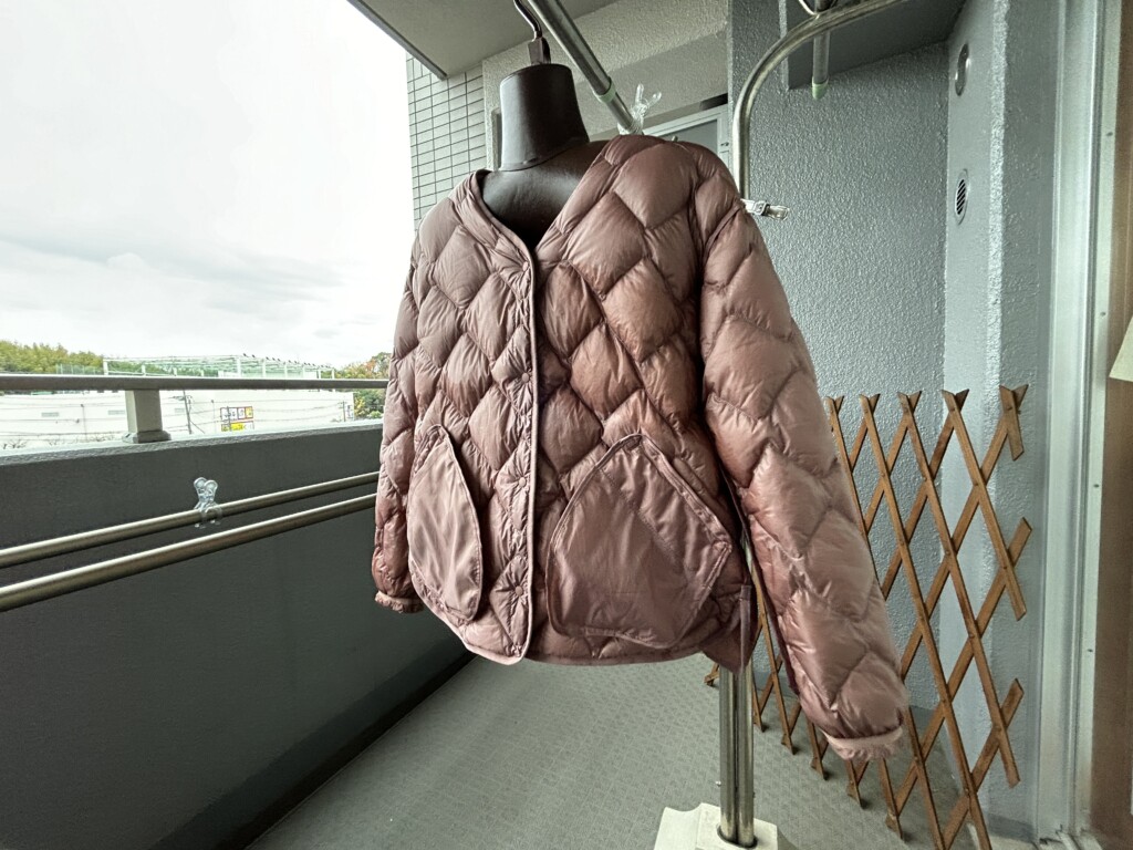 ダウンジャケットを洗濯機で安全に洗う方法｜失敗しないコツと注意点を