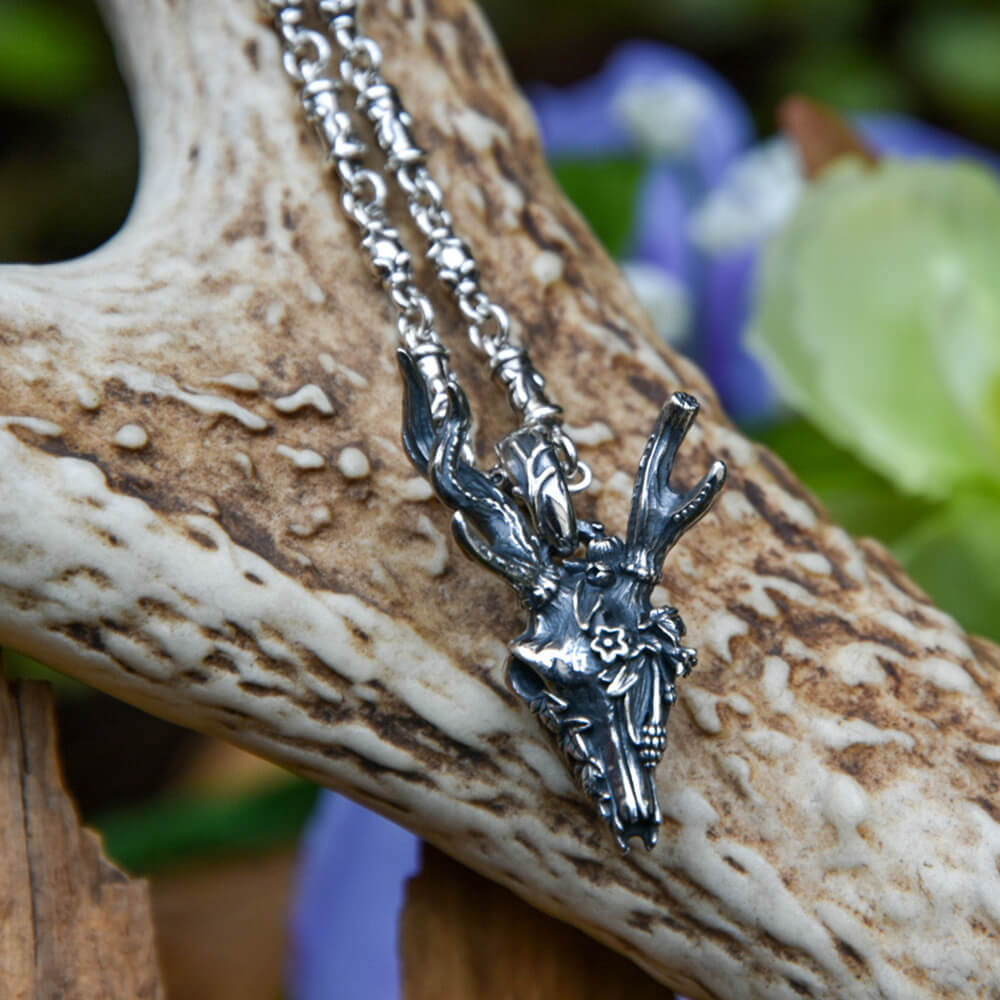 The arrival of spring – collection by WORLD – - Bloody Mary