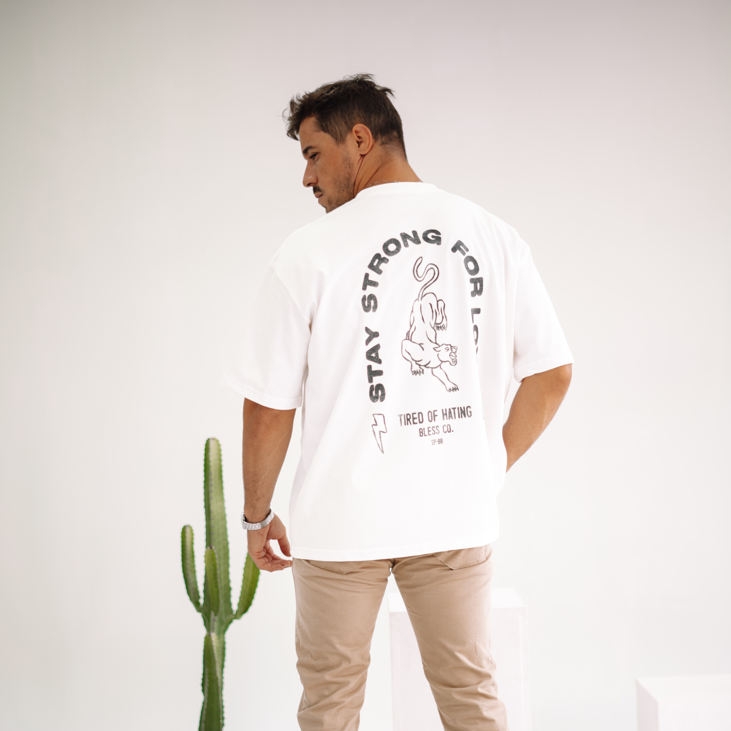 CAMISETA BLESS OVERSIZED PHANTER OFF WHITE - Bless Apparel