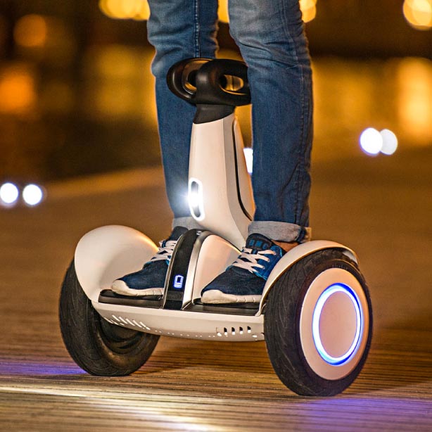 沖縄本島】オシャレで可愛いモデルが日本初で登場！セグウェイミニ1日