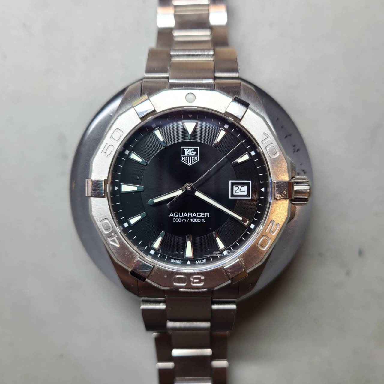 タグホイヤー (TAG Heuer) アクアレーサー の腕時計の電池交換