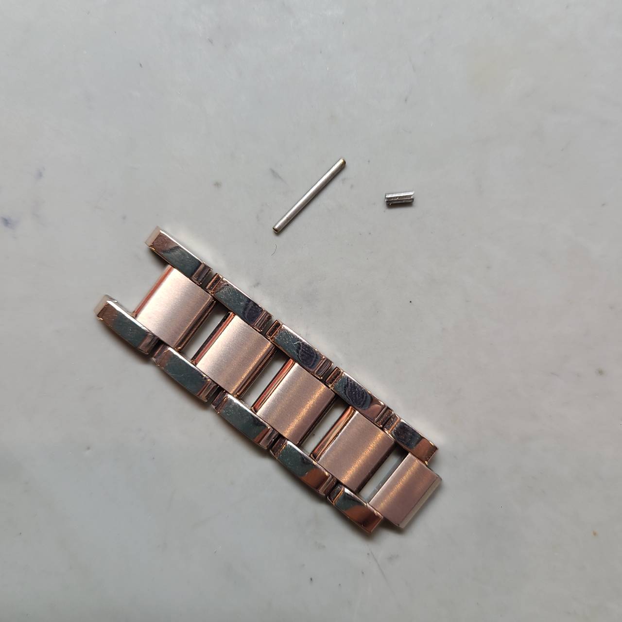 シチズン (CITIZEN) エコドライブ の腕時計のコマ調整 | BROOCH