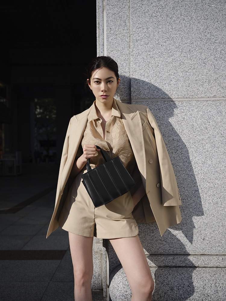 マックスマーラ「ホイットニー バッグ」10周年、森星と池田エライザが