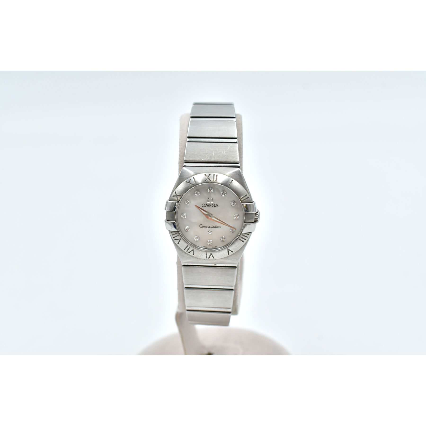 オメガ コンステレーション ブラッシュ 12Pダイヤ ホワイトシェル文字