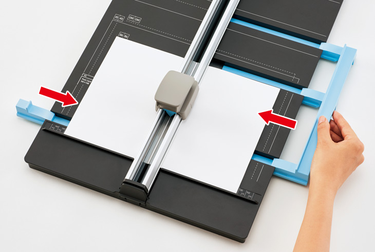 スライドカッター ハンブンコ｜手動断裁機｜切る用品｜製品情報