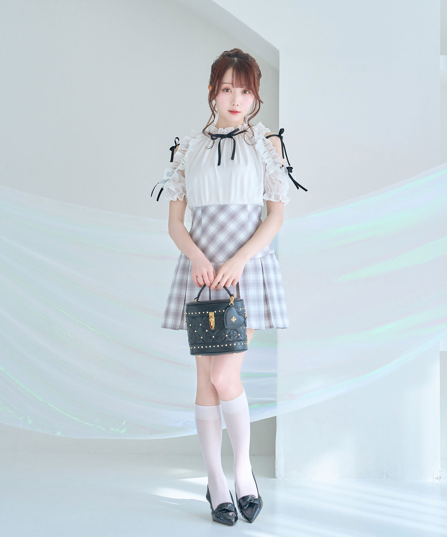 shoulder frills blouse – BUNNY APARTMENT