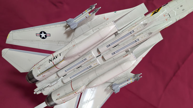 タミヤ 1/48 F-14A トムキャット：VF84 ジョリーロジャース | 飛行状態