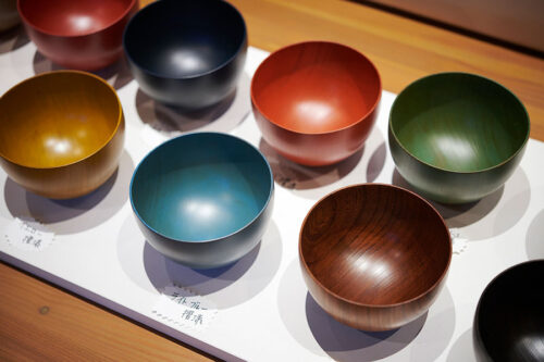 630年の歴史を持つ伝統工芸・木曽漆器。漆の植樹や“木育”、イベント