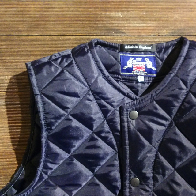 BEAVER of BOLTON キルティングベスト （DARK NAVY） - C.COUNTLY