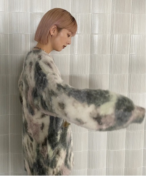 Ameri（アメリ）の「UND TEXTURE ART FLOWER KNIT CARDIGAN