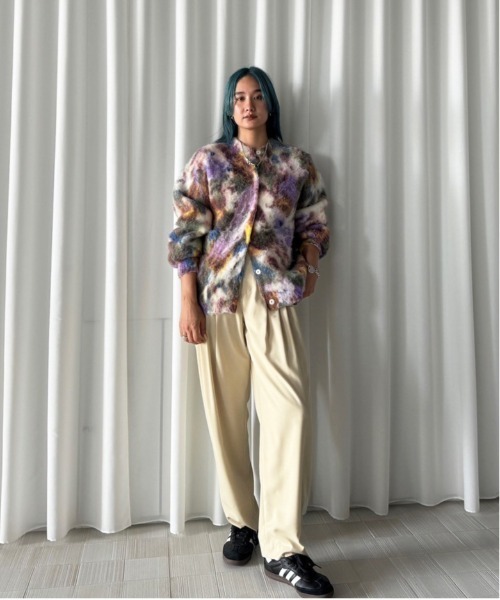 Ameri（アメリ）の「UND TEXTURE ART FLOWER KNIT CARDIGAN