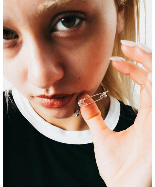 AMBUSH（アンブッシュ）の「SMALL SAFETY PIN NECKLACE（ネックレス