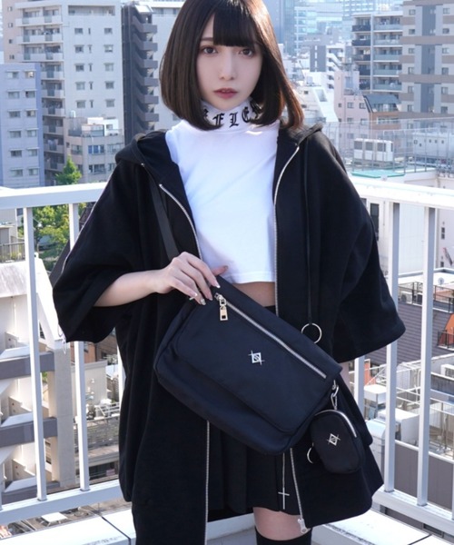 REFLEM（レフレム）の「『REFLEM/レフレム』ロゴチャーム付きボディ