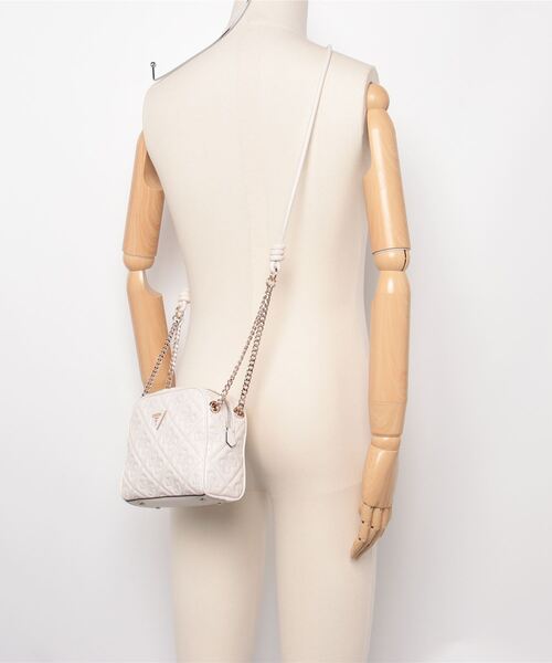 ADELASIA Camera Crossbody クロスボディバッグ | GUESS(ゲス) JAPAN