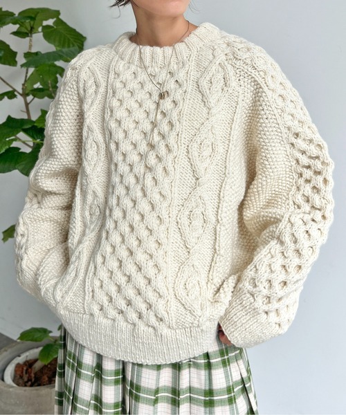 CPCM（シーピーシーエム）の「ハンドニットケーブル編プルオーバー