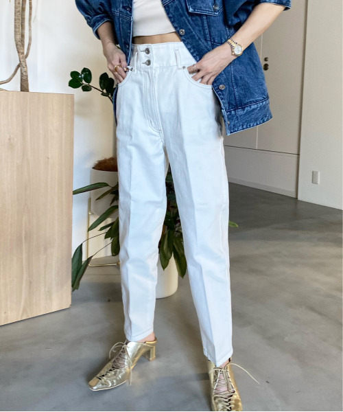 Ameri（アメリ）の「HIGH WAIST TAPERED DENIM（デニムパンツ）」 - WEAR