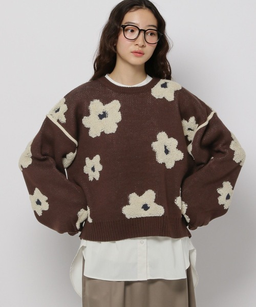 niko and（ニコアンド）の「フラワージャガードニットプルオーバー