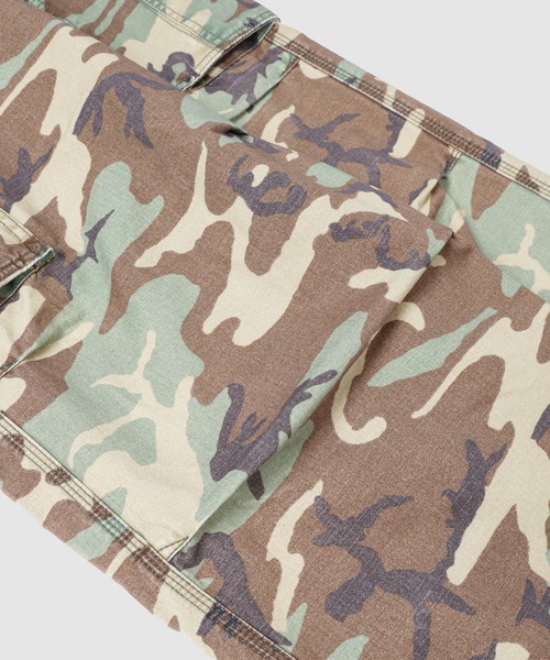 ERL（イーアールエル）の「UNISEX CAMO CARGO PANTS WOVEN（カーゴ
