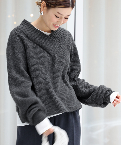 Deuxieme Classe（ドゥーズィエムクラス）の「*OLBIAアゼVネック プル