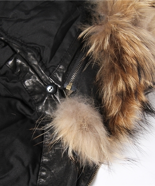 goa（ゴア）の「ラクーンファー付レザーフードジャケット（ライダース