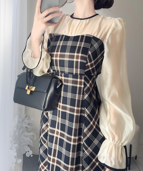 セール】【mily bilet】上品でフェミニン。シャイニーシアードッキング